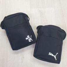Чоловіча барсетка 19×15×4 см. Основне відділення + зовнішня кишеня на блискавці. Легка, компактна, зручна у щоденному використанні. Щільна тканина, якісна фурнітура. Ідеальна для міста, прогулянок та подорожей. Опт зі складу.
