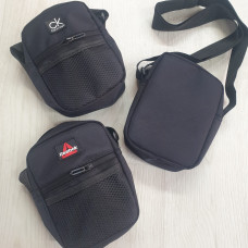 Барсетка чоловіча 19×14×7 см. Новий стиль. Міцна тканина Оксфорд 1000D. Основне відділення + сітчаста передня кишеня на блискавці. Зручна, компактна та практична модель для міста, прогулянок і подорожей. Опт зі складу.