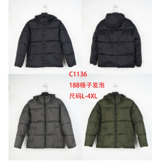 Чоловічі зимові пуховики модель C1139. Теплі та легкі, з капюшоном і кишенями на блискавці. Розміри L–4XL. Три кольори: чорний, оливковий, чорний із синьою вставкою. Ідеальні для холодної погоди, опт.