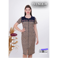 Жіноче плаття-халат DiNAR Textiles батал. Стильний дизайн з написами, застібка-блискавка спереду, короткий рукав. Зручне й практичне для дому. Розміри: 2XL, 3XL, 4XL, 5XL. Опт. opt7km, виробник Узбекистан.