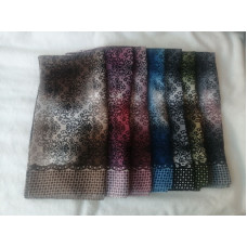 Жіночий платок з шерсті (Туреччина). Розмір 78×78 см. Теплий, м’який, у стильних візерунках.