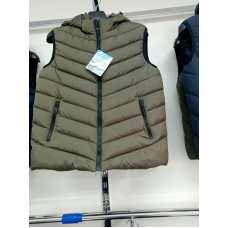 Жилетка чоловіча. Модний дизайн, капюшон, практична плащівка. Розміри 48–56. Фасовка — 5 шт. Чудовий варіант для магазину.