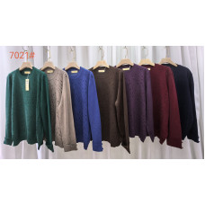 Жіночий светр , кашемір. Розмір 50–56. Теплий, м’який, приємний на дотик. Декор з візерунком у вигляді дельфінів і стразами. Асорті кольорів.