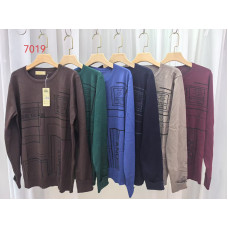 Жіночий светр , кашемір. Розмір 50–56. Теплий, м’який, приємний на дотик. Декор з візерунком у вигляді дельфінів і стразами. Асорті кольорів.