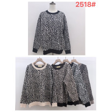 Жіночий светр , кашемір. Розмір 48-52. М’який, теплий, елегантний. Модель з високим горлом і об’ємними рукавами. Асорті кольорів.