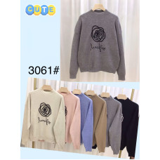 Жіночий светр , кашемір. Розмір 50–54. М’який, теплий, елегантний. Модель з високим горлом і об’ємними рукавами. Асорті кольорів.