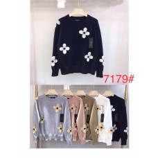 Жіночий светр , кашемір. Розмір 48-52. М’який, теплий, елегантний. Модель з високим горлом і об’ємними рукавами. Асорті кольорів.