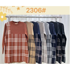 Жіночий светр 2306#, кашемір. Розмір 50–54. М’який, теплий, зручний. Декор у вигляді класичної клітинки. Асорті кольорів.